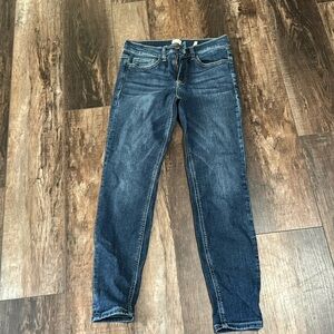 Sneak peek jeans